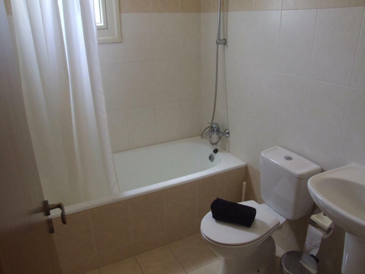 2 Bedroom Poolside Apartment E9 Peyia Exterior foto