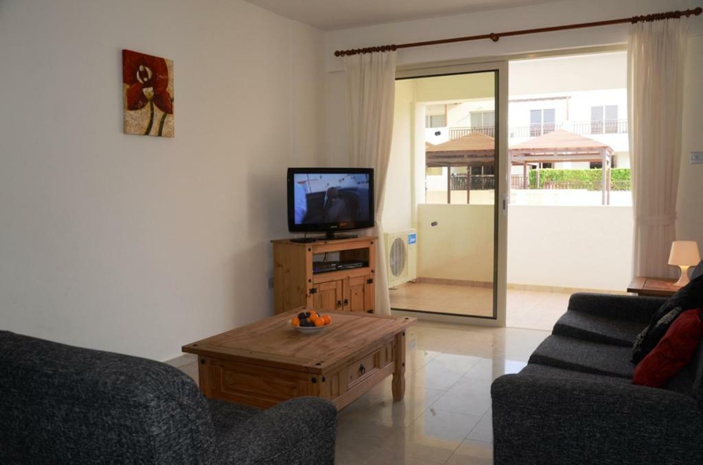 2 Bedroom Poolside Apartment E9 Peyia Exterior foto